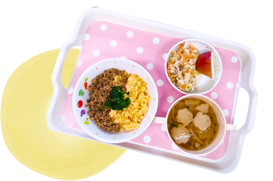 誠心学園保育園の手作り給食三食丼他（5歳児）
